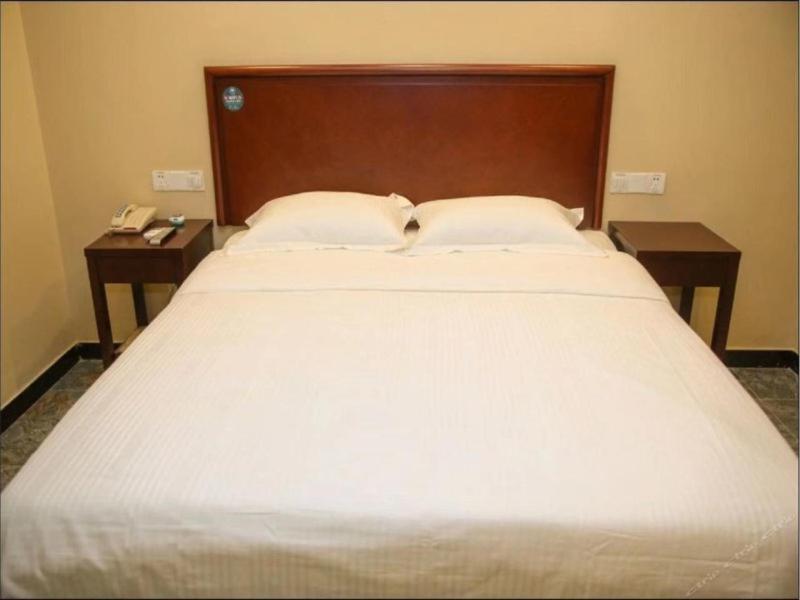 Greentree Inn Jiangsu Zhenjiang Dingmao Industrial Park Wode Square Express Hotel Exteriör bild
