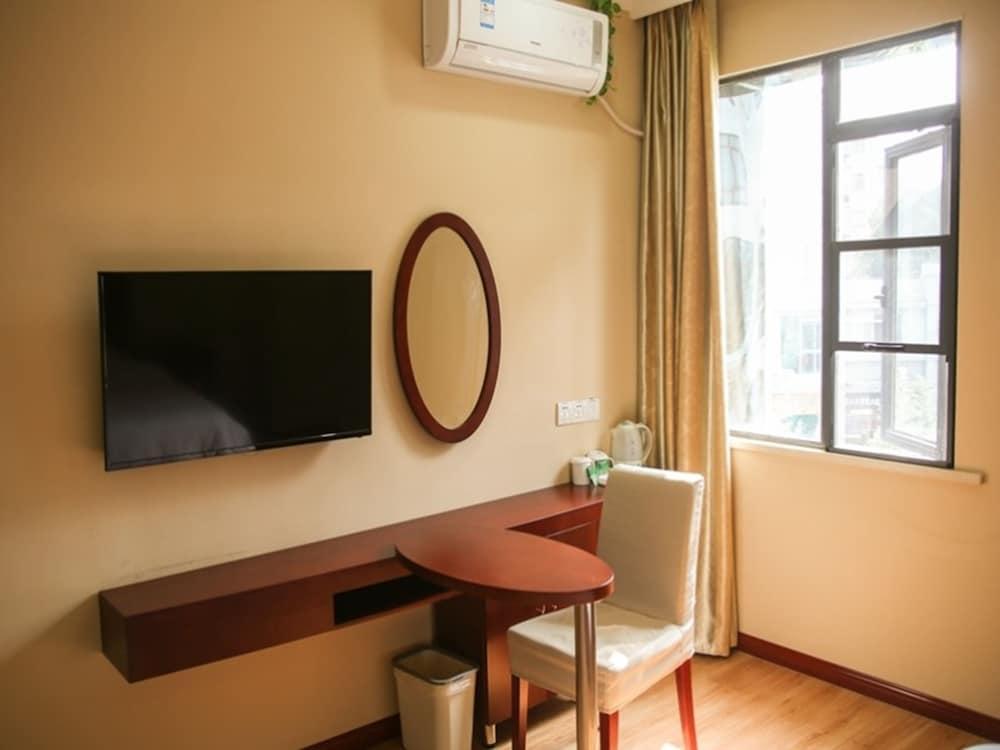 Greentree Inn Jiangsu Zhenjiang Dingmao Industrial Park Wode Square Express Hotel Exteriör bild