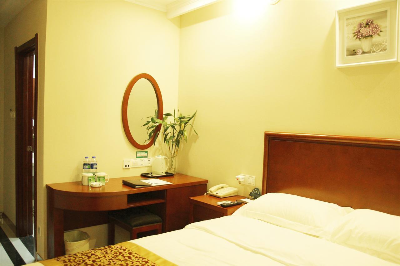 Greentree Inn Jiangsu Zhenjiang Dingmao Industrial Park Wode Square Express Hotel Exteriör bild