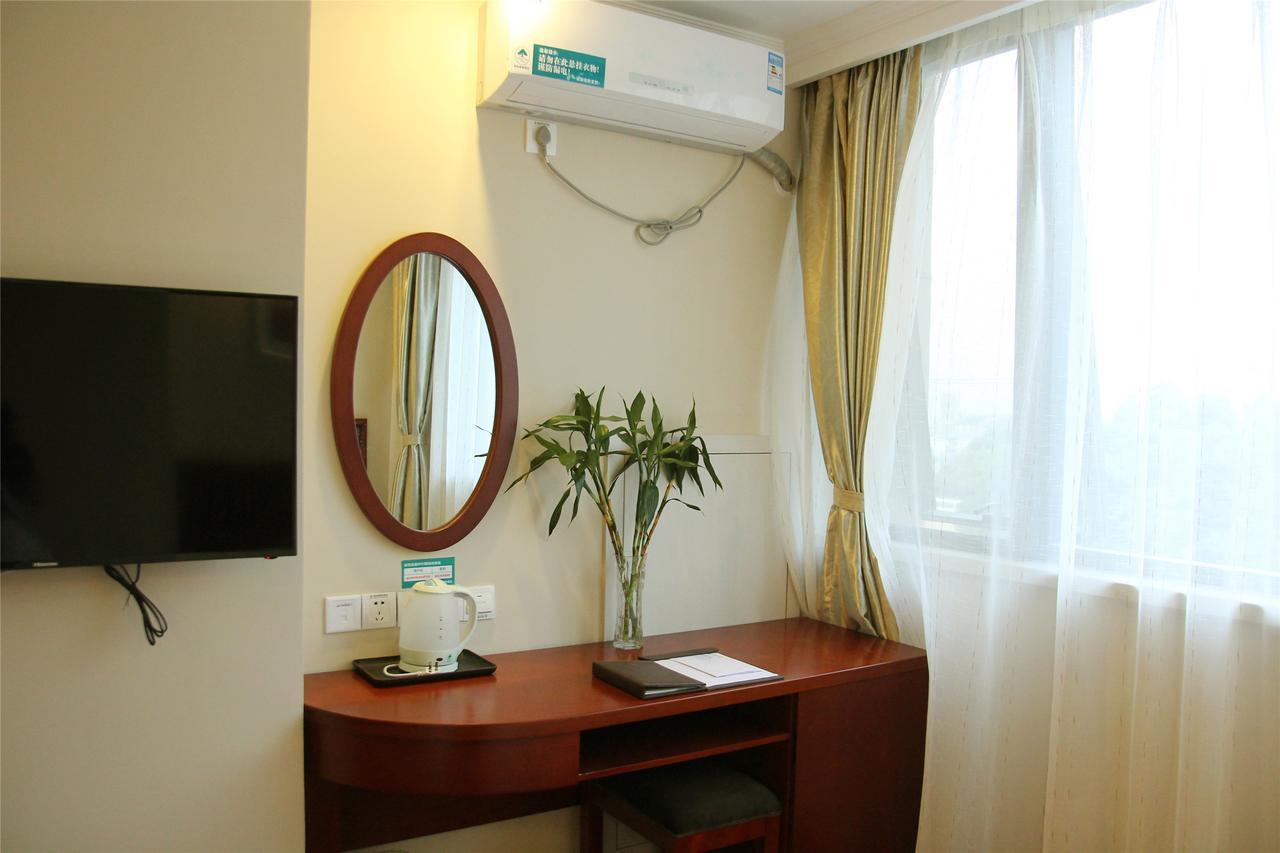 Greentree Inn Jiangsu Zhenjiang Dingmao Industrial Park Wode Square Express Hotel Exteriör bild