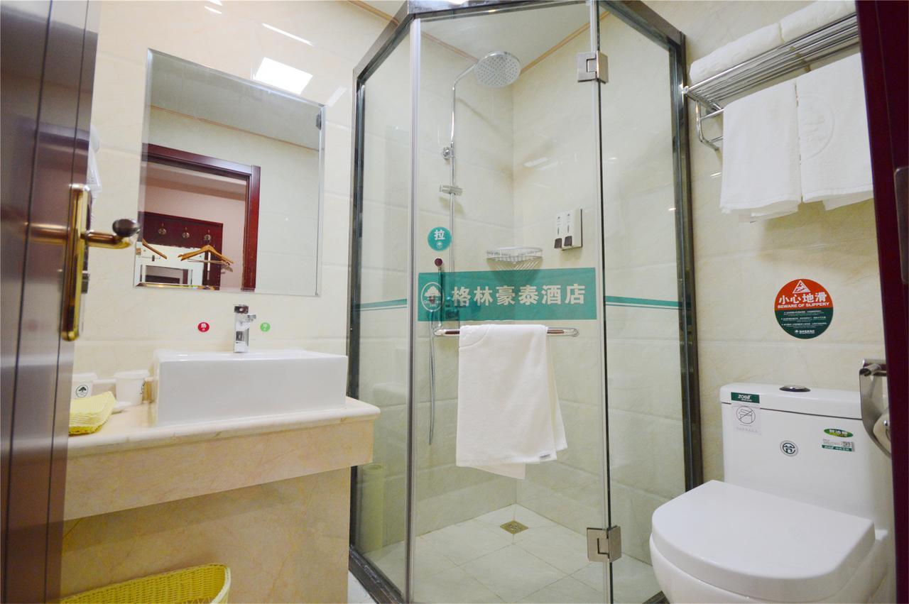 Greentree Inn Jiangsu Zhenjiang Dingmao Industrial Park Wode Square Express Hotel Exteriör bild