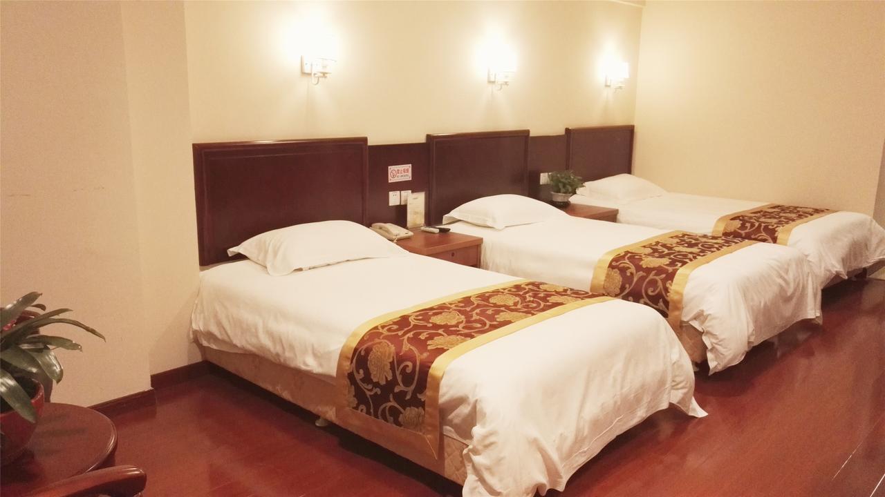 Greentree Inn Jiangsu Zhenjiang Dingmao Industrial Park Wode Square Express Hotel Exteriör bild
