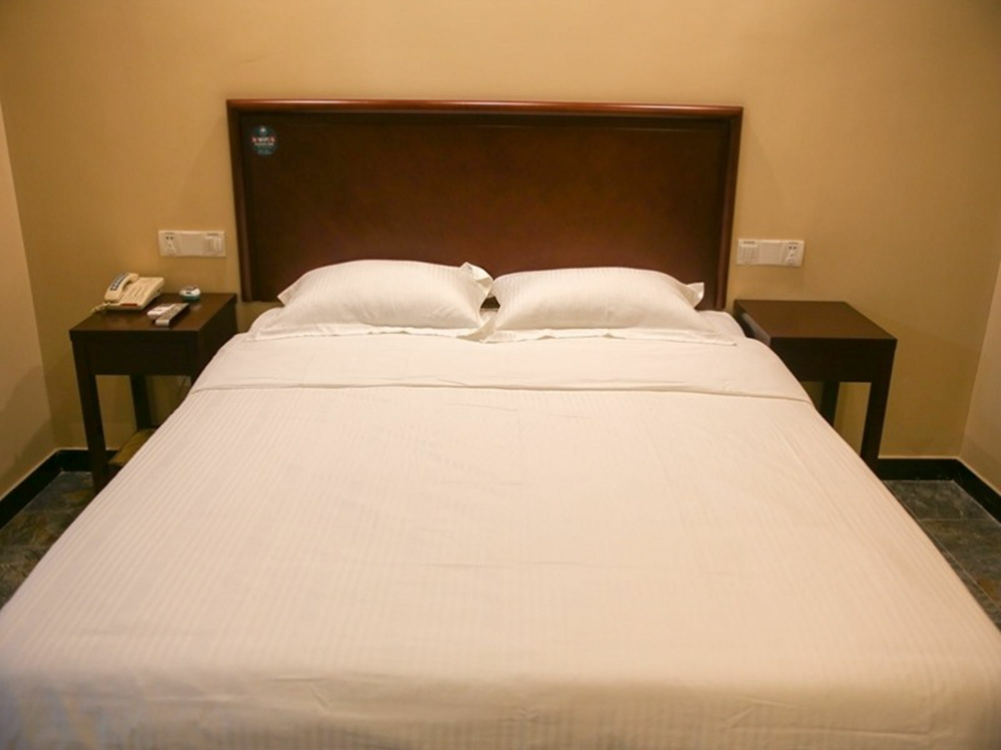 Greentree Inn Jiangsu Zhenjiang Dingmao Industrial Park Wode Square Express Hotel Exteriör bild